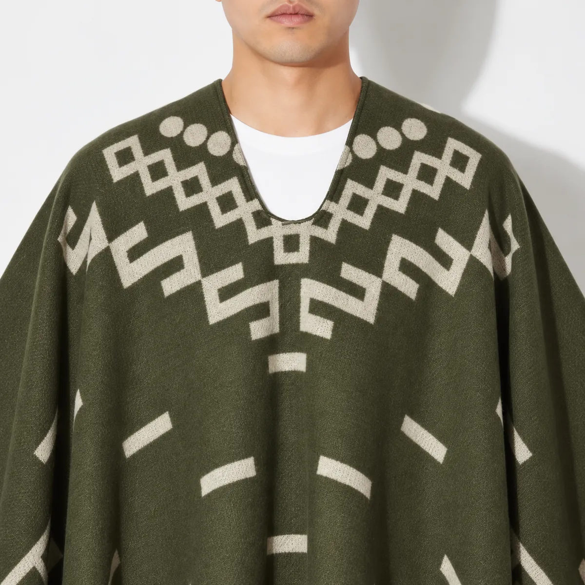Poncho Mexican Verde Vivo Clint Eastwood Replica Authentic Handmade — neckline and fabric detail